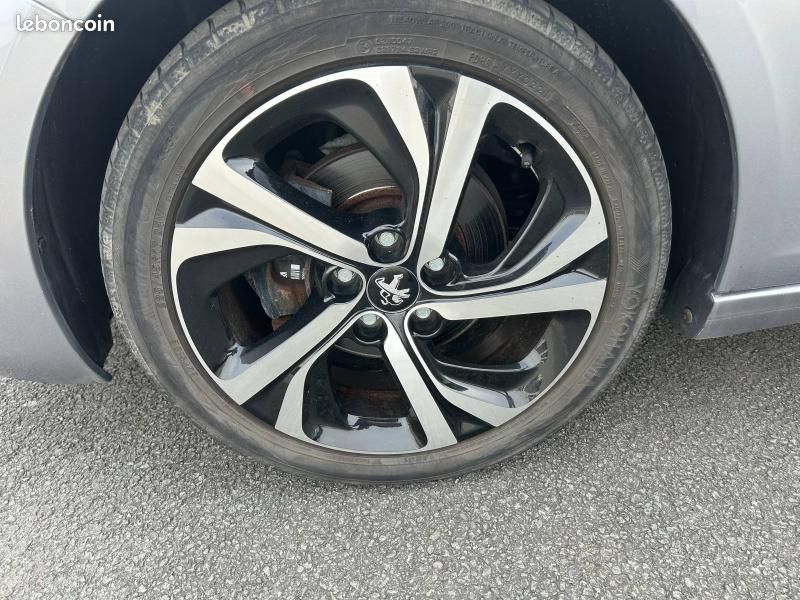 Peugeot 308 SW 1.2 PureTech 110ch E6.c S&S Style (image 17)