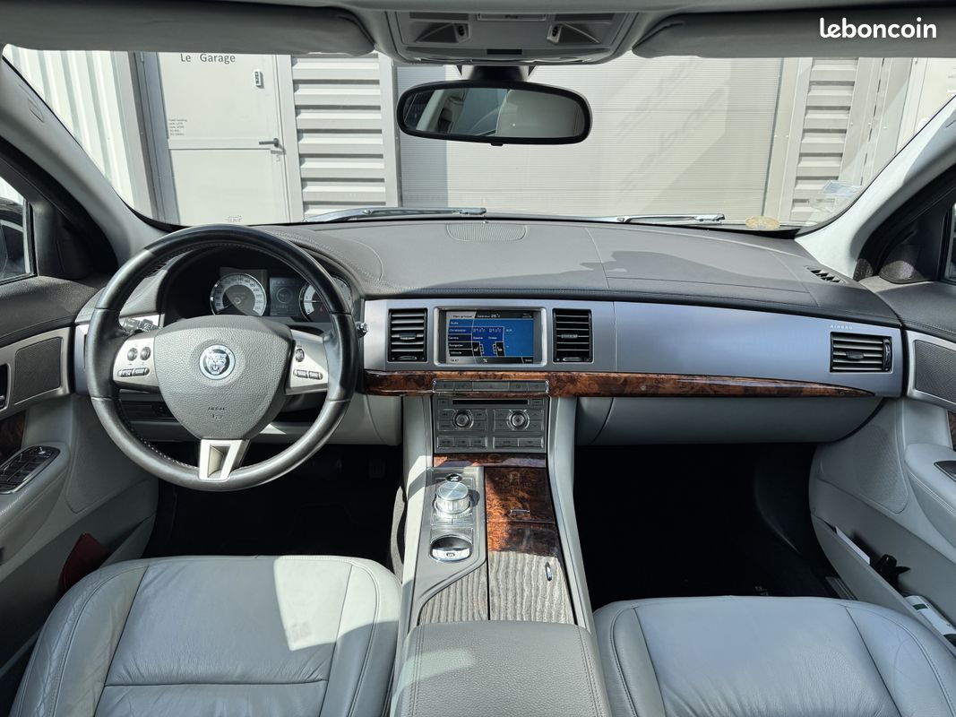 JAGUAR XF 2.7D Bi-Turbo Luxe - Historique complet (image 10)
