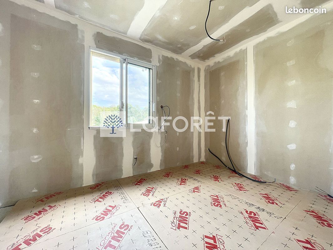 Maison 5 pièces 108 m² - Argentonnay 79150 Moutiers-sous-Argenton (image principale 5)