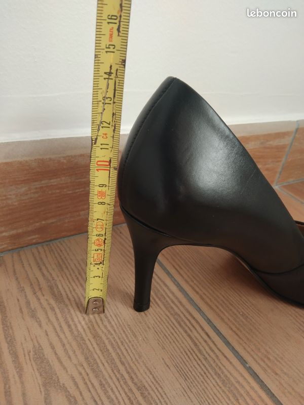 Escarpins Femme BCBGeneration Classiques En Cuir Noir - Taille US 5.5B (pointure étroite) - Neufs Avec étiquettes