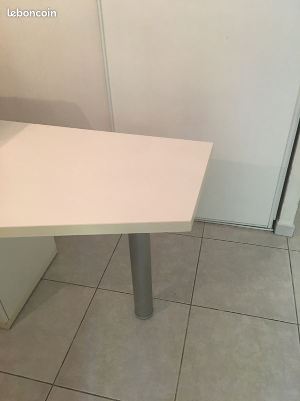 Bureau avec tiroirs (image 3)
