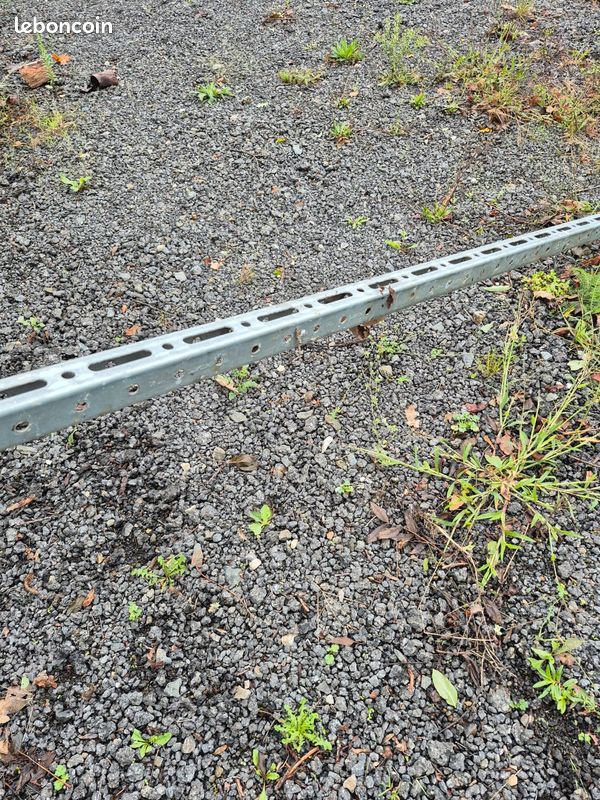 Tube pré-percée pour étagère (image 1)