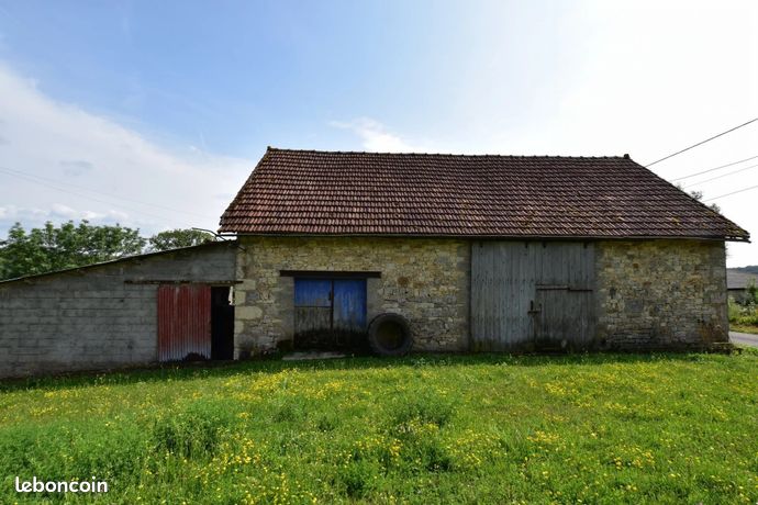 Grange 3 pièces 168 m²