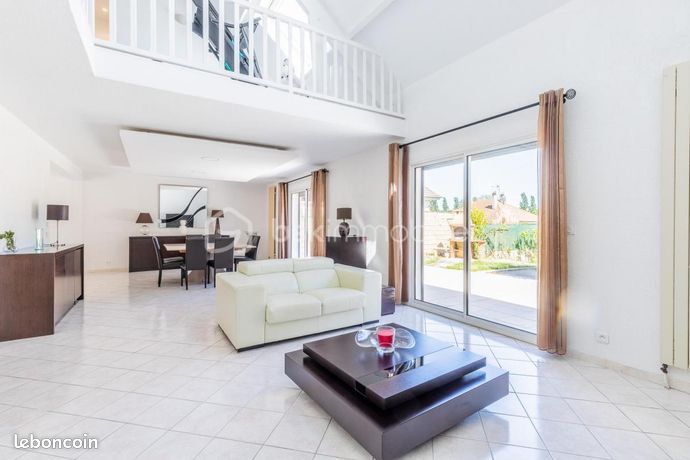 Maison 6 pièces 180 m²