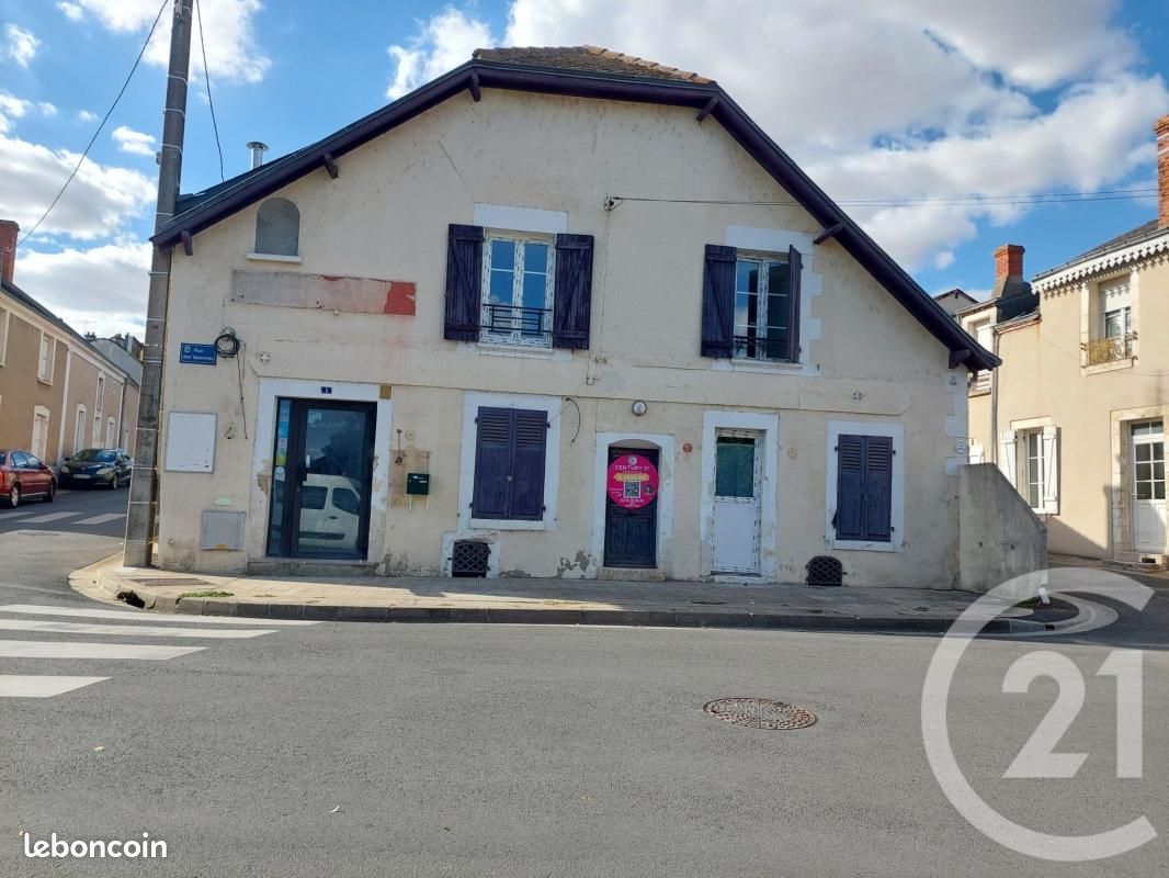 Maison 12 pièces 212 m² · à Issoudun · 212 m² · 246 500 €