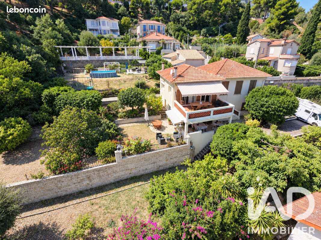 Maison 5 pièces 181 m² · à Saint-Laurent-du-Var · 181 m² · 820 000 €