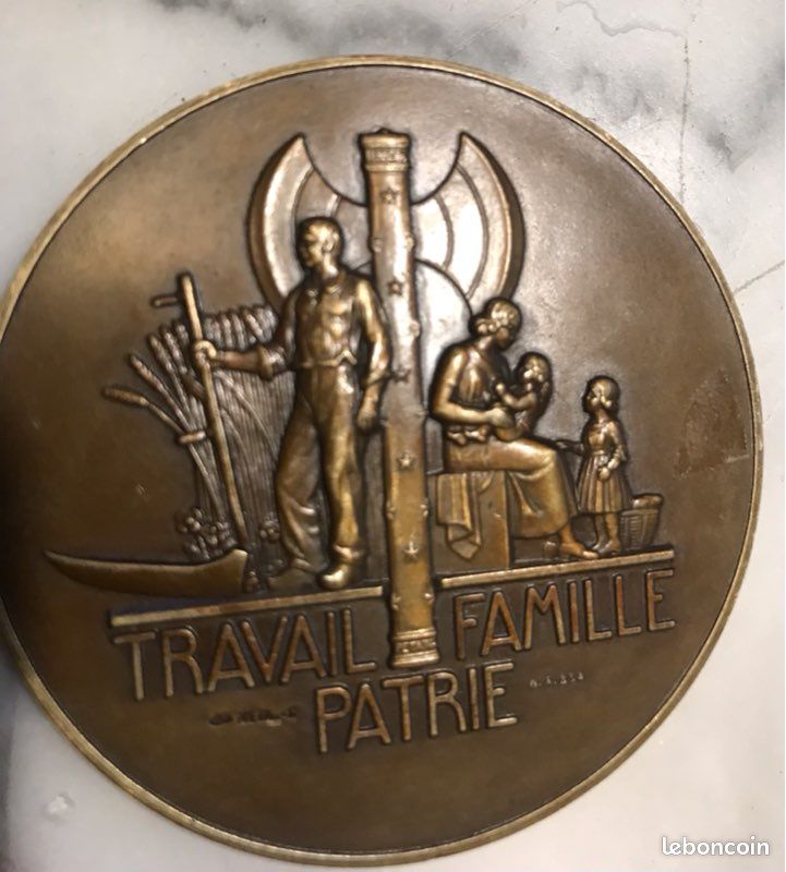TB1034 - CREST PLAQUE La Paimpolaise Minesweeper Coastal | Australia