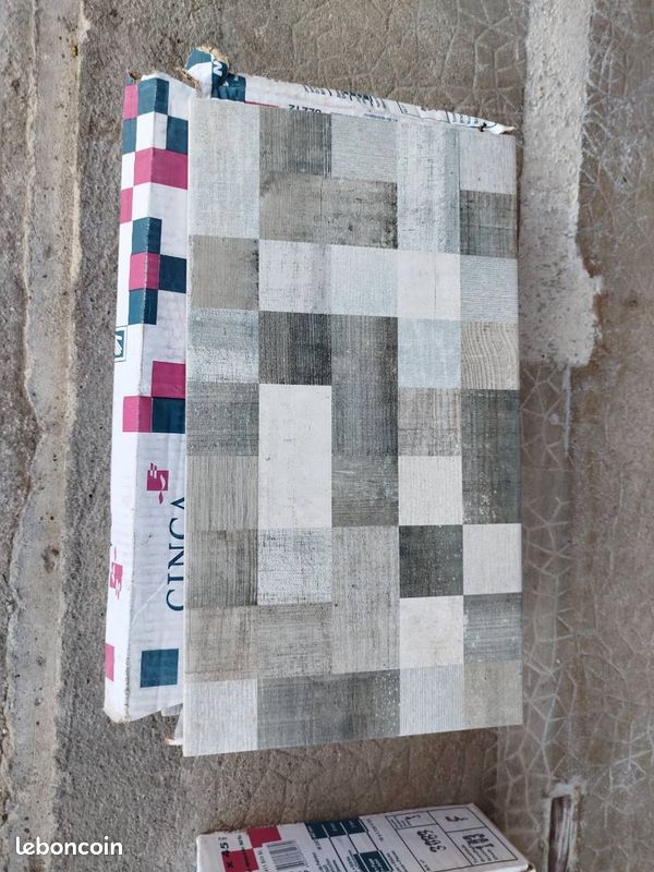 Carrelage gris (image 1)