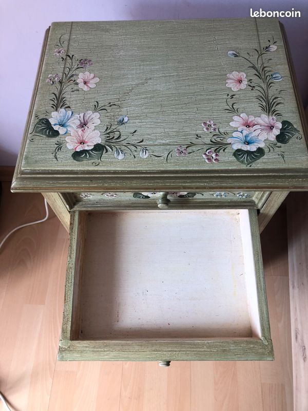 Vend table de nuit (image 1)
