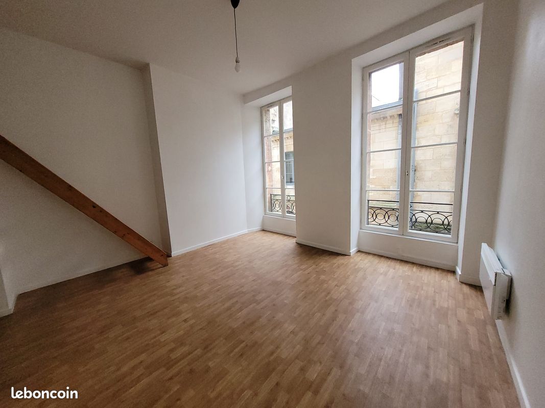 Studio 1 pièce 25 m² - Bordeaux 33000 (image principale 0)