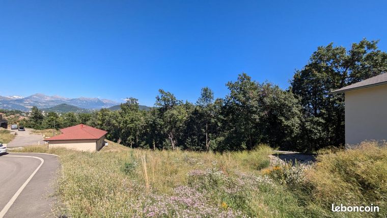 Terrain 605 m² Gap