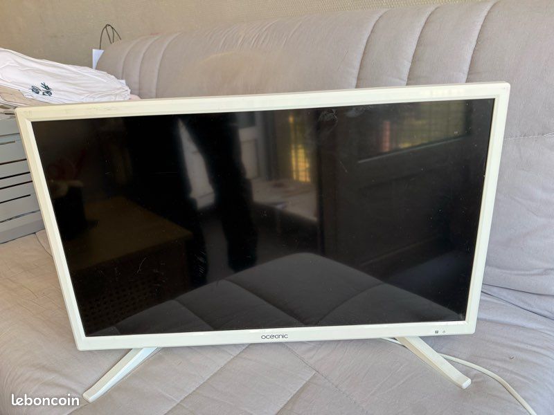 TV Oceanic LED 21,5" Full HD blanche – HDMI USB – 50 (image 1)