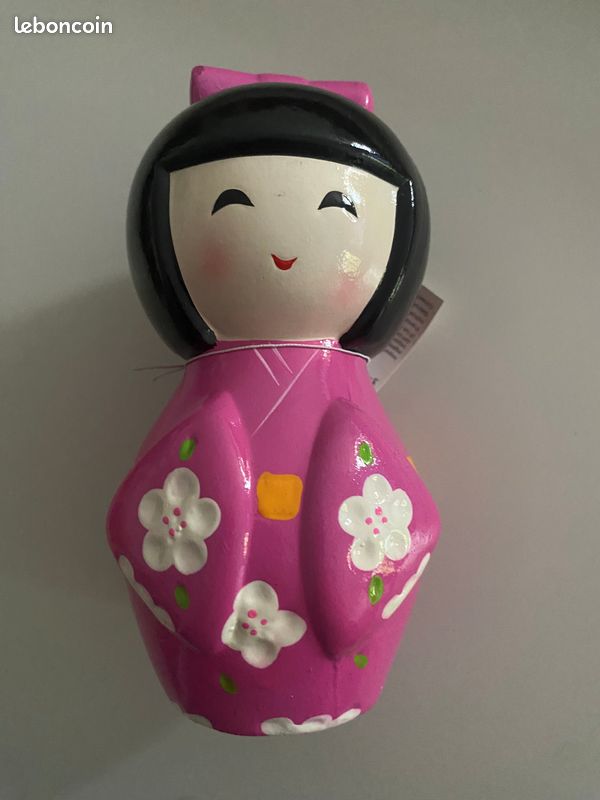 Tirelire Kokeshi rose - 17 cm de haut (image 1)