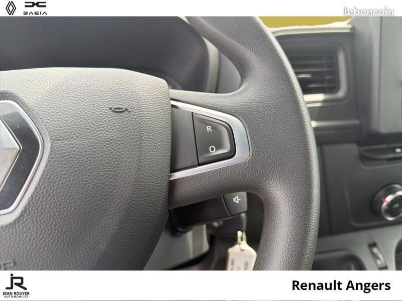 Renault Master CCb RJ3500 L2 2.3 Blue dCi PAF AR court 130ch Confort 29570 HT (image 5)