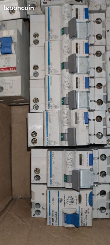 Disjoncteur différentiel 16a 300ma (image 1)