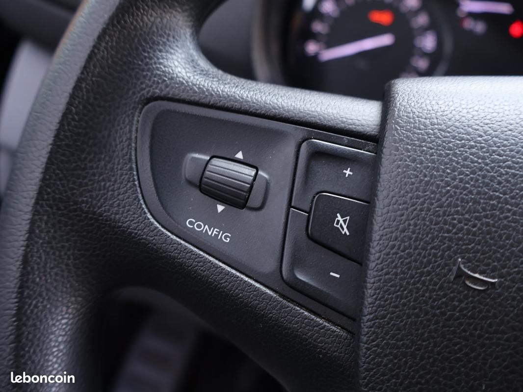 Peugeot Expert FOURGON FGN TOLE STANDARD BLUEHDI 145 S&S BVM6 PREMIUM (image 18)
