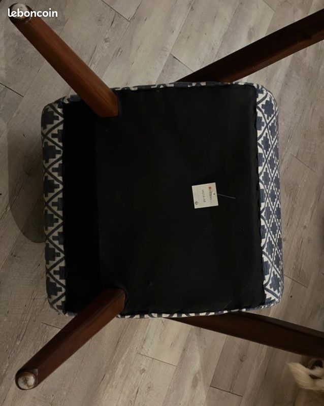 Fauteuil design en hêtre et tissu bleu motif losange (image 2)