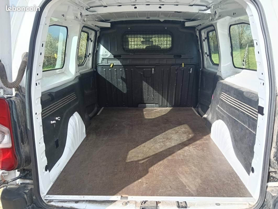 Peugeot Partner Rallongé 3 places HDi 100cv Révisé & garantie 12 mois TVA récupérable (image 11)
