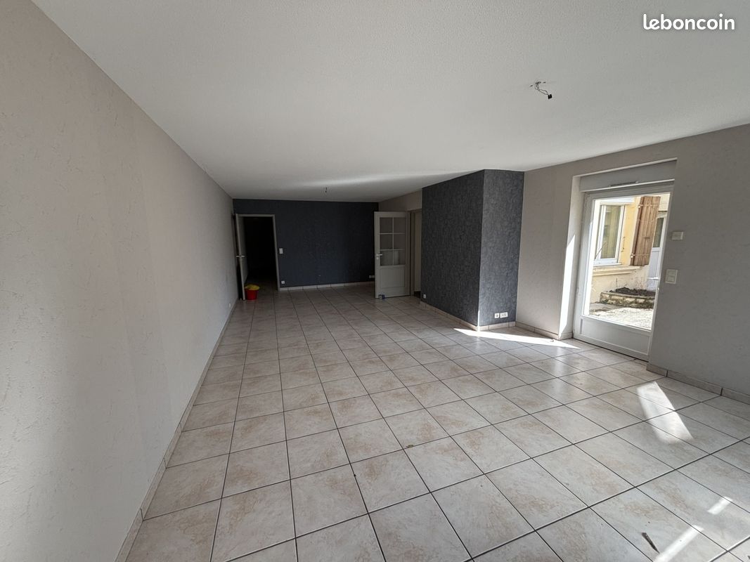 Appartement 4 pièces 165 m² · à Champagnole · 165 m² · 165 000 €