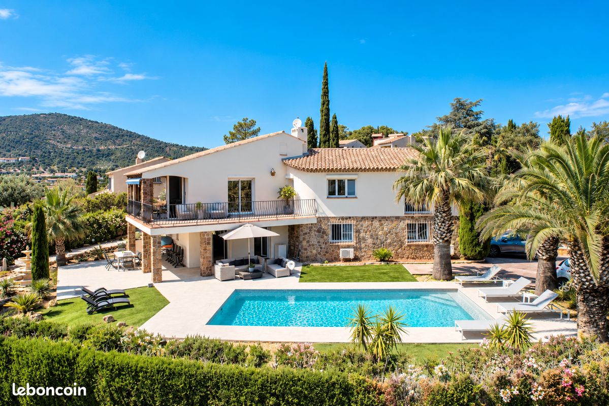 Maison 7 pièces 200 m² · à Roquebrune-sur-Argens · 200 m² · 990 000 €