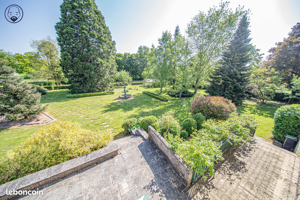 Propriété 10 pièces 314 m² (image 2)