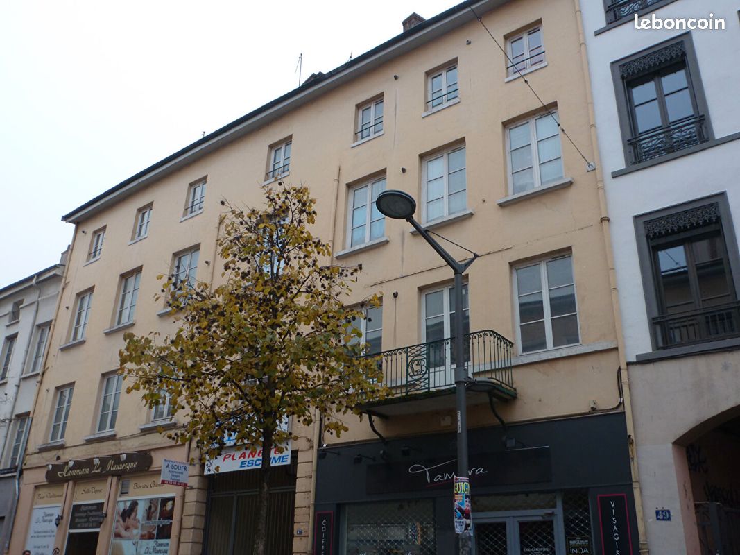 Parking/box LYON · 72 €/mois