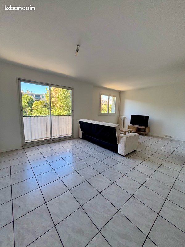 Appartement 3 pièces 67 m² · à Marseille · 67 m² · 1 050 €/mois