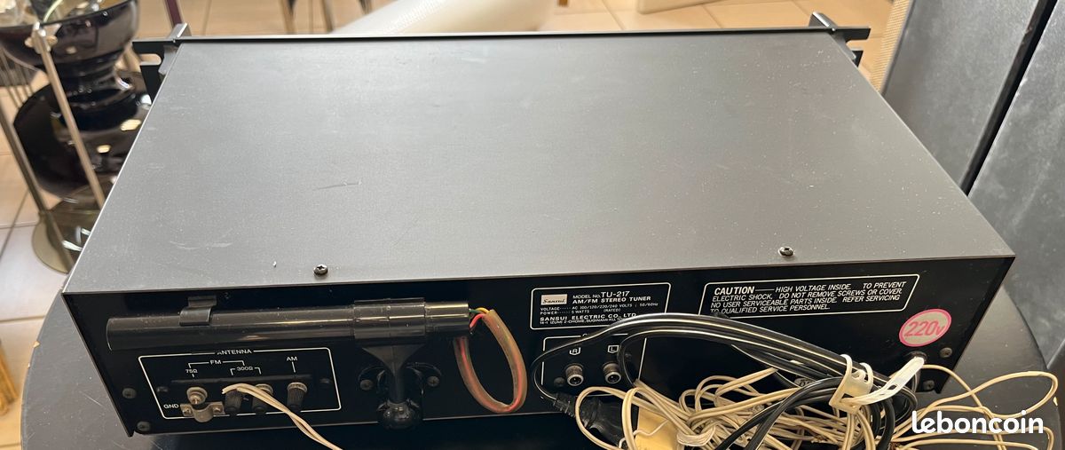 Sansui TU-217 AM FM Stereo Tuner