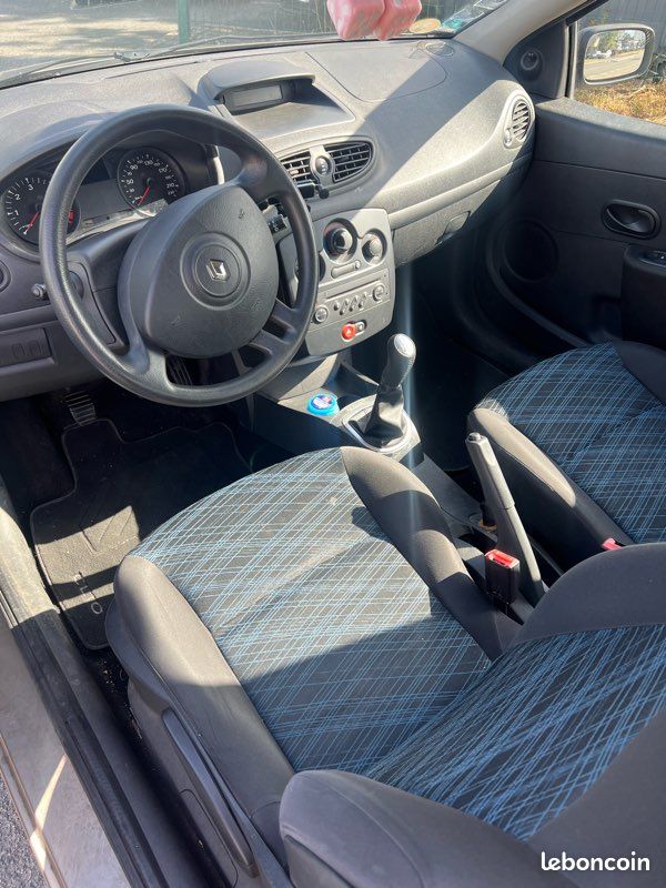 Renault clio 3 1.5 dci - RÉVISION COMPLÈTE + DISTRIB COMPLÈTE - CT OK (image 2)
