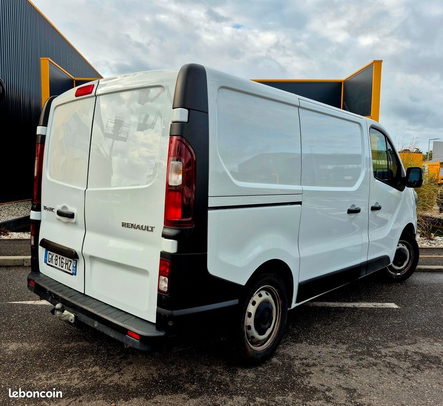 Renault trafic 2.0 dci 130 ch confort (image 4)