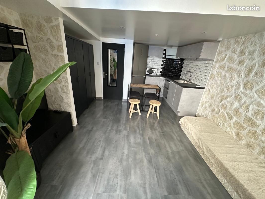 Appartement 1 pièce 20 m² · à La Cadière-d'Azur · 20 m² · 470 €/mois