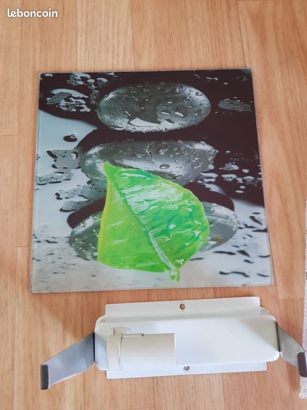 Un lampe en verre (image 1)