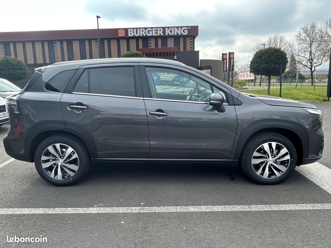 Suzuki scross 1.4l 110cv hybride automatique style (image 4)