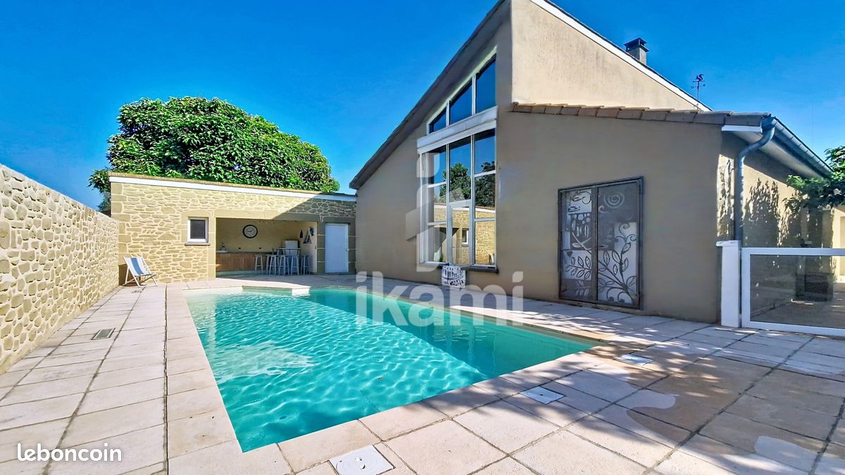 Maison 6 pièces 197 m² · à Beausemblant · 197 m² · 460 000 €