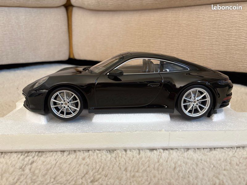 Porsche 911 type 991 carrera 4S (image 1)