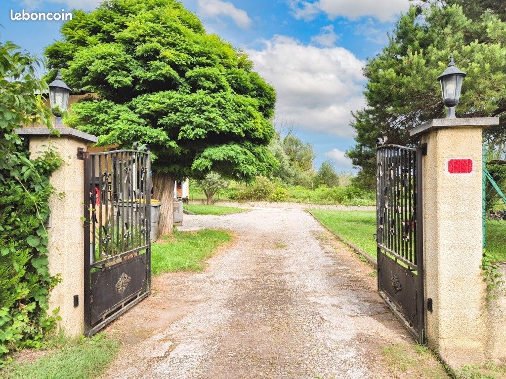 Maison 7 pièces 150 m² · à Auberives-sur-Varèze · 150 m² · 395 000 €