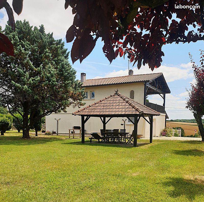 Maison 6 pièces 146 m² · à Chalais · 146 m² · 211 000 €