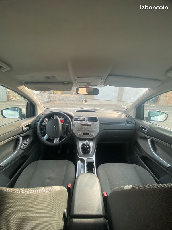 Ford Kuga 2.0 TDCI 136 Titanium (2010) – entretien complet récent (distribution, freins, pneus, vidanges) CT OK. Rien à Prévoir (image 4)