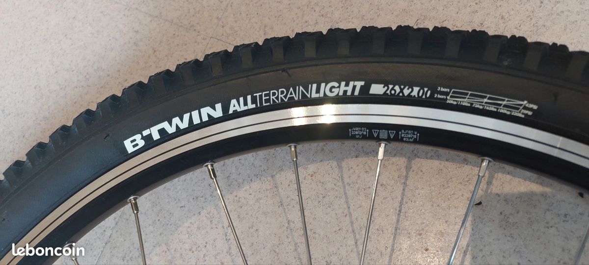 Roue avant VTT 26" NEUVE complète (Pneu B'Twin + Chambre à air) (image 3)