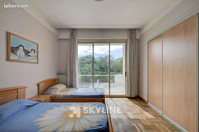 Villa 9 pièces 285 m² — 21