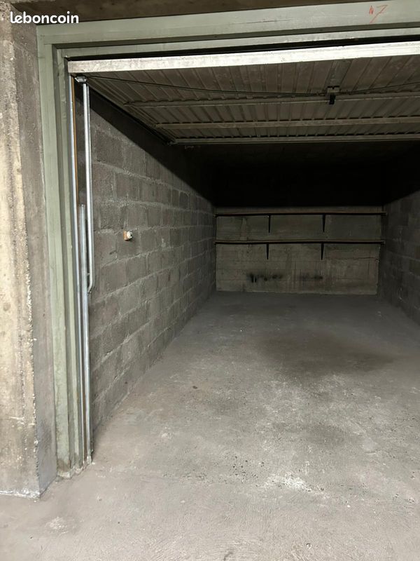Parking/box Annemasse · 28 000 €