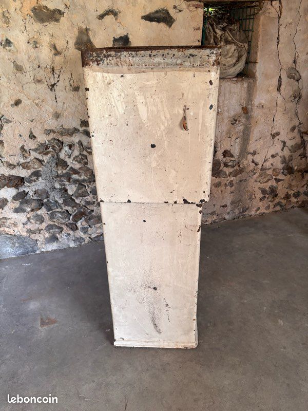 Coffre fort fermé avec 1 clé (image 4)