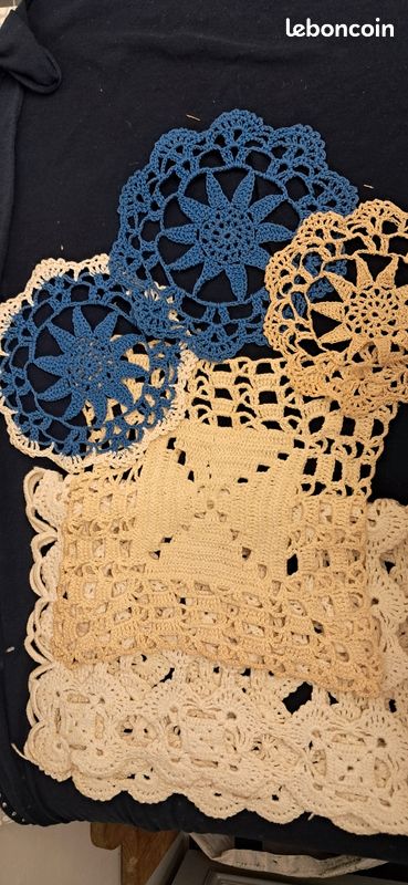 Lot de napperons au crochet (image 1)