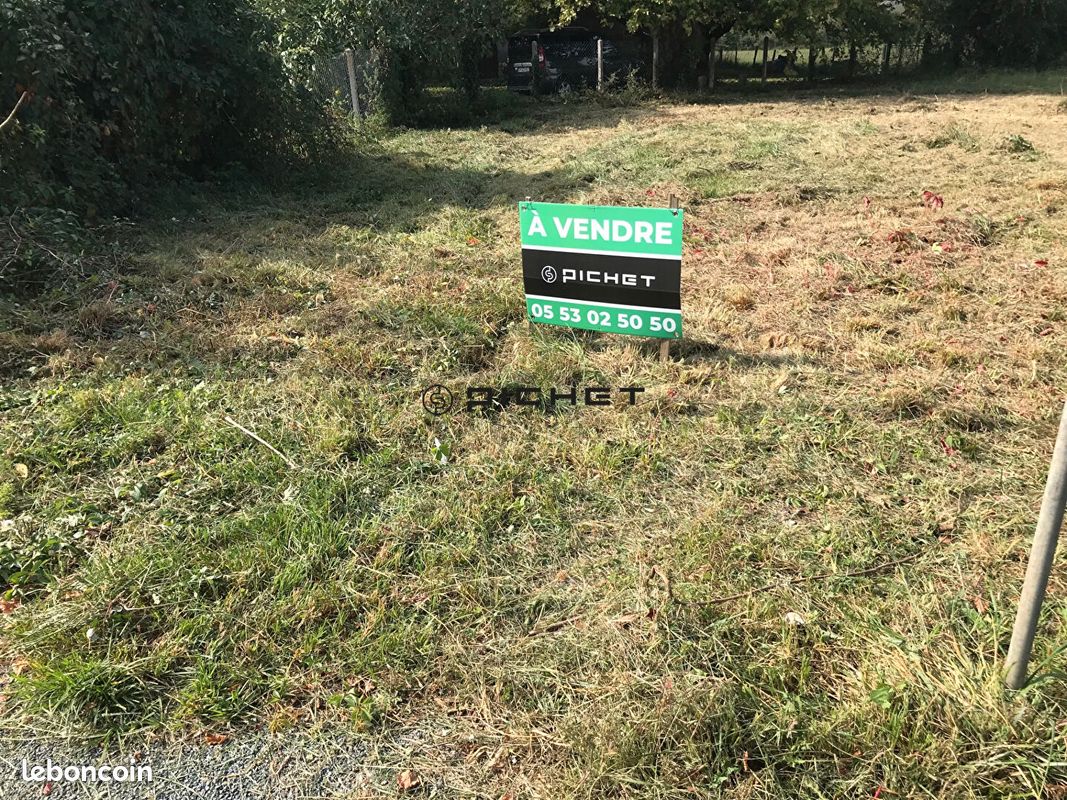 Terrain 2173 m² · à Ussac · 2 173 m² · 49 900 €