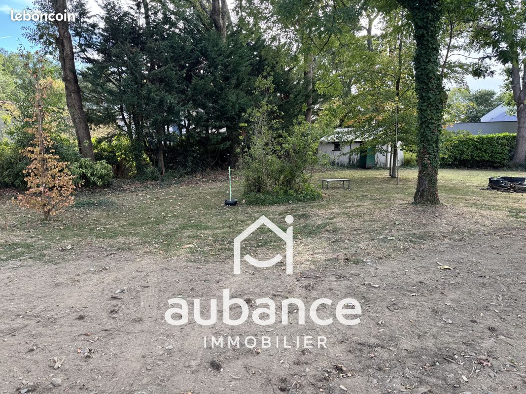 Terrain 1289 m² · à Les Garennes sur Loire · 1 289 m² · 231 000 €