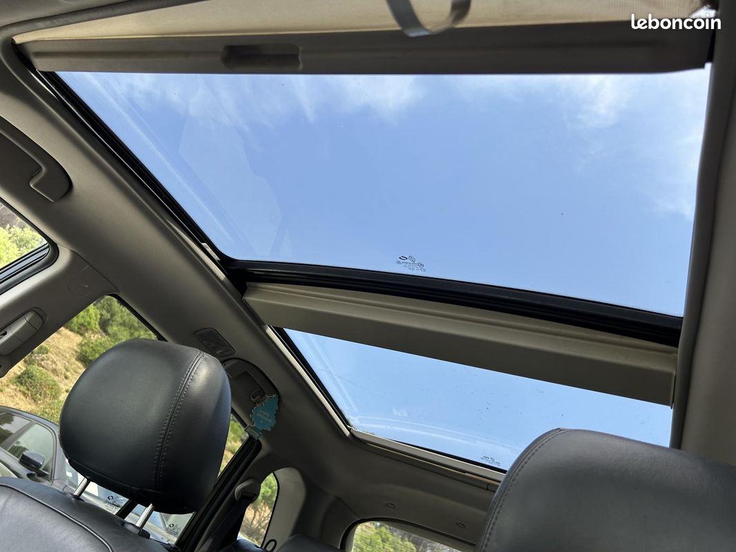 RENAULT KOLEOS 2.0 dCi FAP - 150 - BVA 4x4 Euro 5 Bose Edition (image 16)