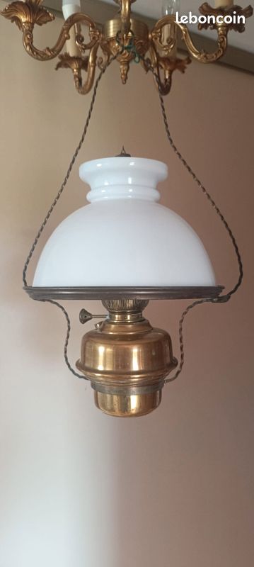 Vends lustre ancien cuivre et verre opaque (image 1)