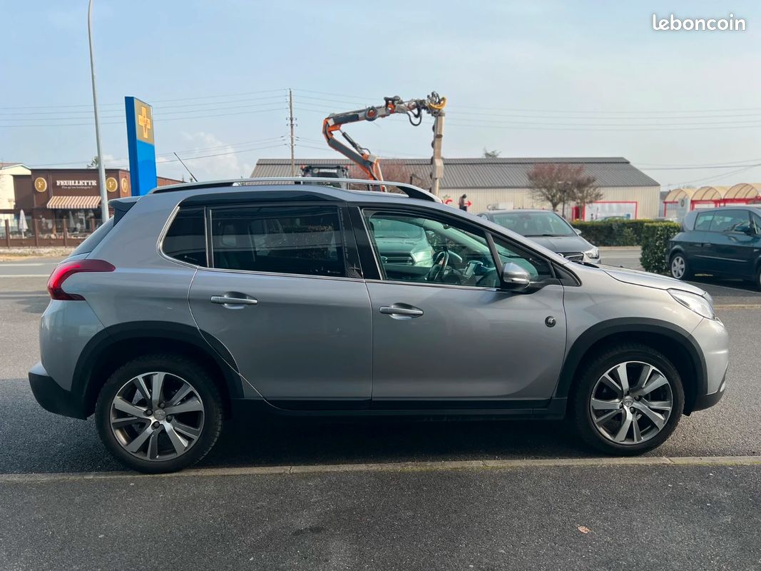 PEUGEOT 2008 BlueHDi 100ch S&S BVM5 Crossway - CARNET D'ENTRETIEN COMPLET - 2E MAIN (image 6)