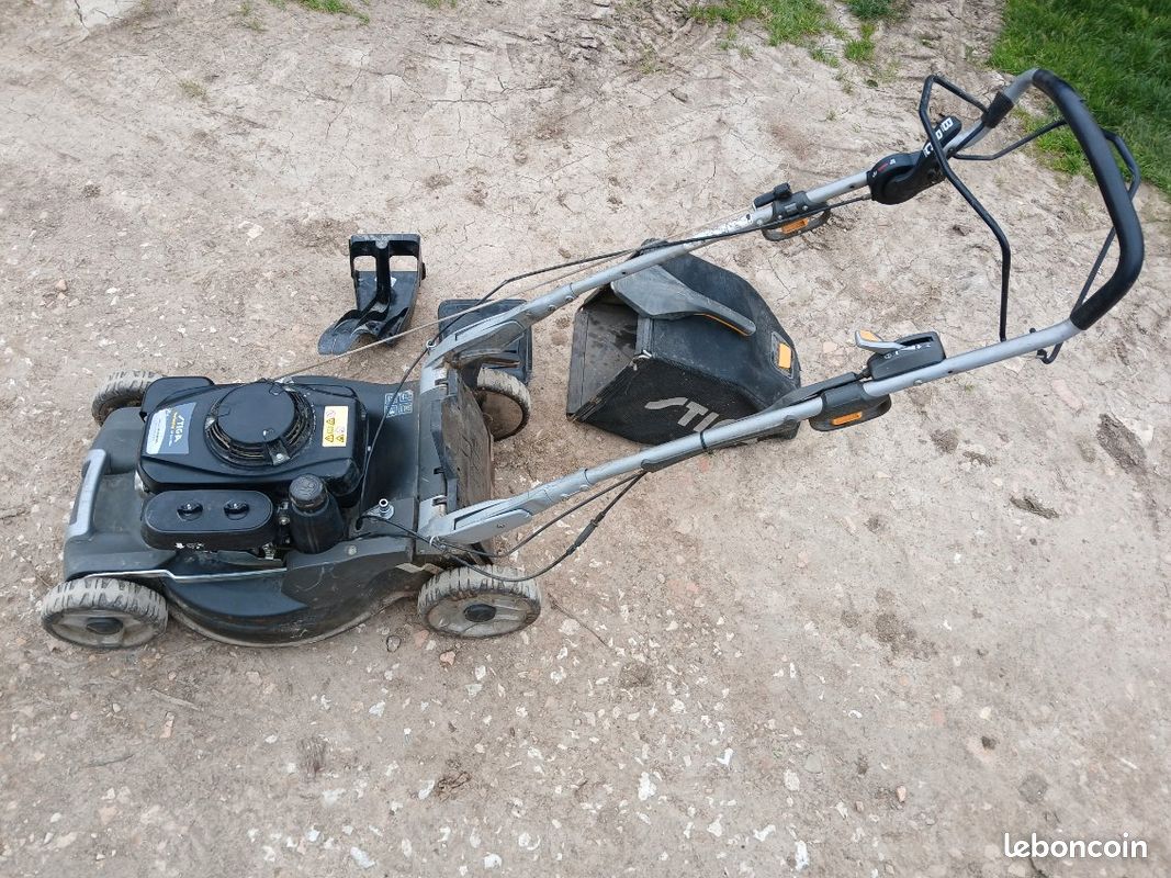 Tondeuse autotractée professionnelle (image 1)