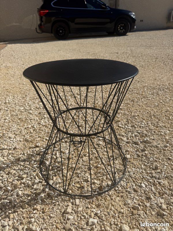 Table d’appoint/ table basse (image 1)
